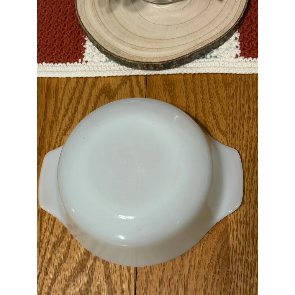 Vintage Pyrex Blue Cornflower Round Casserole Dish with Glass Lid Milk Glass
